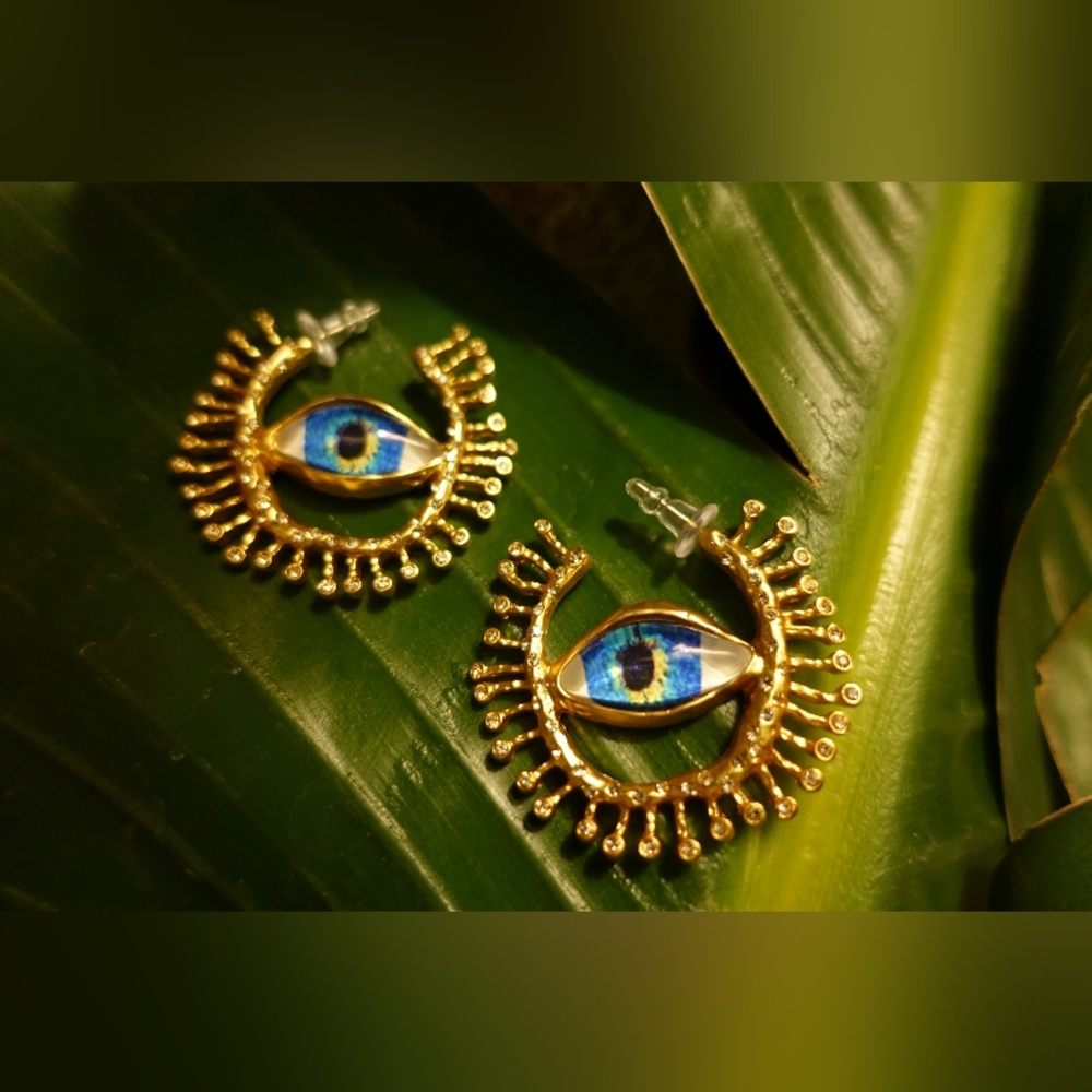 🆕️ Schiaparelli Genuine Gold and Blue Eye Motif Earrings NWOT - Picture 9 of 13